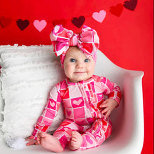 Load image into Gallery viewer, Gigi & Max 2 way Zippee's