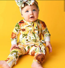 Load image into Gallery viewer, Gigi & Max 2 way Zippee's