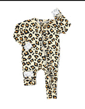 Load image into Gallery viewer, Gigi & Max 2 way Zippee's