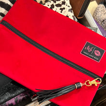 Load image into Gallery viewer, Medium MakeUp Junkie