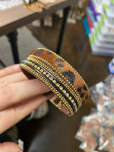 Load image into Gallery viewer, Magnetic Bracelet Cuffs
