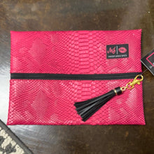 Load image into Gallery viewer, Medium MakeUp Junkie