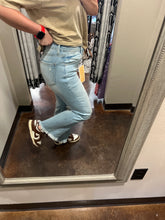 Load image into Gallery viewer, RISEN HR Bootcut Crop
