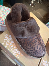 Load image into Gallery viewer, The Scrunch Slip On Shoe
