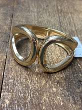 Load image into Gallery viewer, The Clasp Bangle
