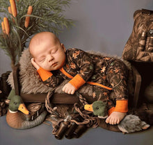 Load image into Gallery viewer, Gigi &amp; Max 2 way Zippee's
