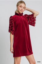 Load image into Gallery viewer, The Velvet Flirtatious Dress
