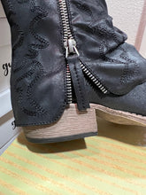 Load image into Gallery viewer, The Tranquil Boot
