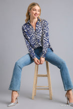 Load image into Gallery viewer, The Navy Night Out Button Top
