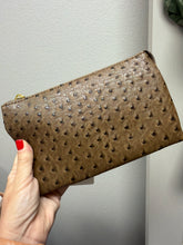 Load image into Gallery viewer, Ostrich Crossbody/Wristlet
