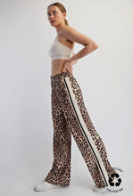 Load image into Gallery viewer, The Safari Butter Straight Pant
