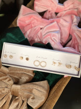 Load image into Gallery viewer, The Everything Stud Box
