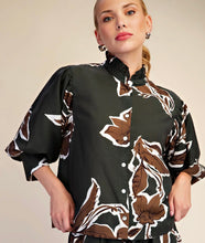 Load image into Gallery viewer, The Chasin Fall Top
