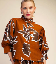 Load image into Gallery viewer, The Chasin Fall Top
