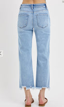 Load image into Gallery viewer, RISEN Plus MR Straight Crop Jean
