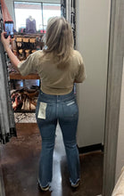 Load image into Gallery viewer, RISEN HR CROP FLARE Jean
