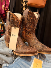 Load image into Gallery viewer, The Vintage Western Boot
