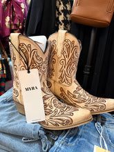 Load image into Gallery viewer, The Vintage Western Boot
