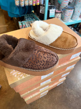 Load image into Gallery viewer, The Scrunch Slip On Shoe
