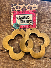 Load image into Gallery viewer, The Wood Clover Earring
