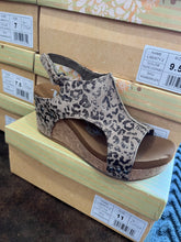 Load image into Gallery viewer, The Liberty Sandal
