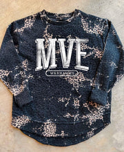 Load image into Gallery viewer, The Leopard Bleach Scoop Sweatshirt
