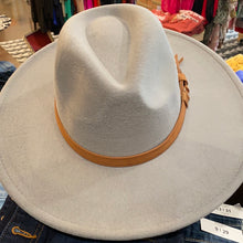 Load image into Gallery viewer, Wide Bream Felt Hat
