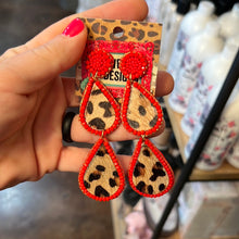 Load image into Gallery viewer, Misc Leopard Earrings

