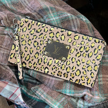 Load image into Gallery viewer, SL Cheetah Foil Wristlet
