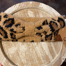 Load image into Gallery viewer, CC Leopard Headwrap

