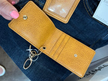 Load image into Gallery viewer, DL Snap Keychain
