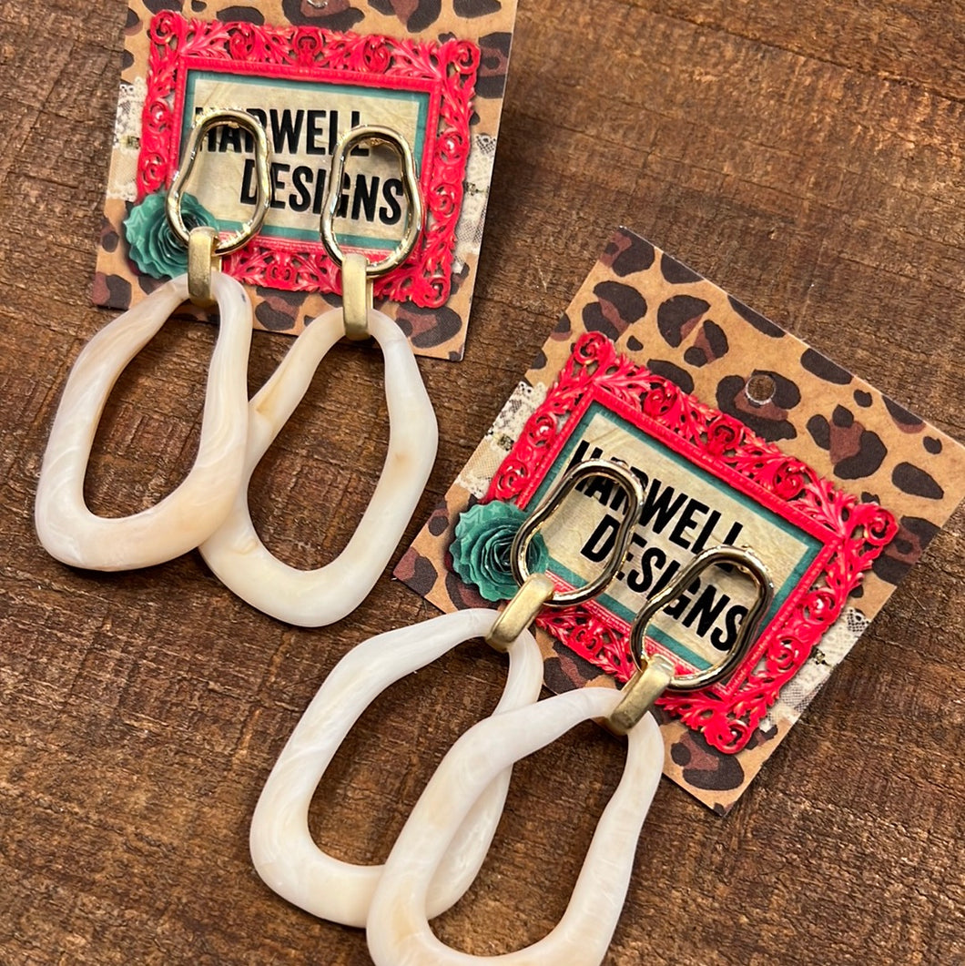Oasis Cream Gold Earring