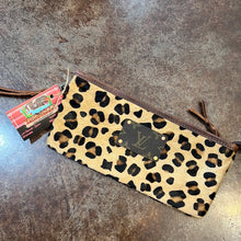 Load image into Gallery viewer, SL Zippered Wristlet
