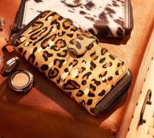 Load image into Gallery viewer, Myra Style Statement Wallet
