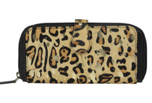 Load image into Gallery viewer, Myra Style Statement Wallet
