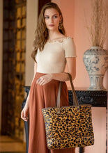 Load image into Gallery viewer, Myra Clinch Leather Bag
