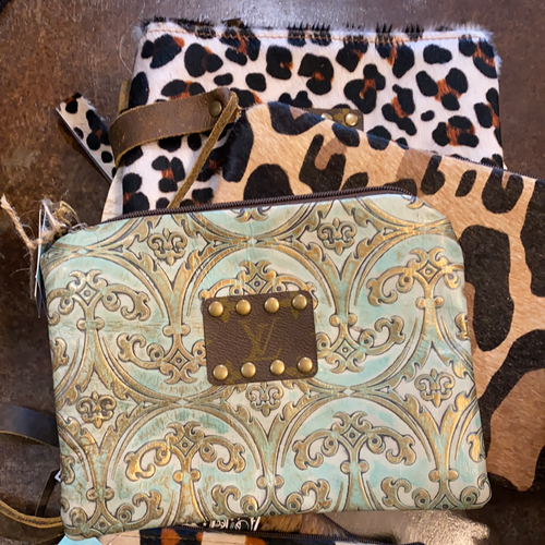 Keep It Gypsy Trifold Distressed Leopard Cowhide Wallet Wristlet – White  Lily Boutique