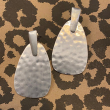 Load image into Gallery viewer, Hammered Steele Earring
