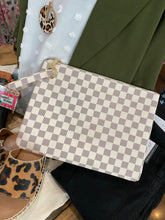 Load image into Gallery viewer, Checkered Wristlet
